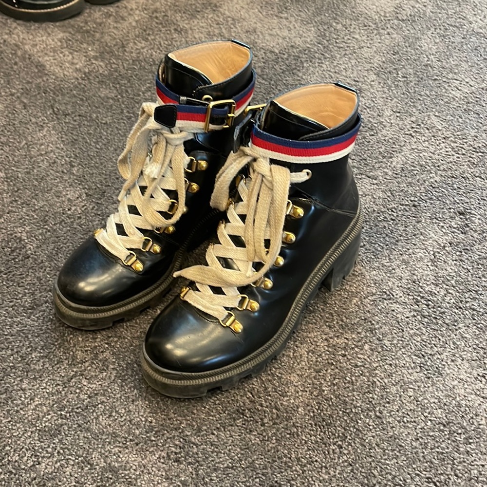 GUCCI Leather ankle boot with Sylvie Web